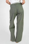 Le Temps Khaki pants with large pockets and loose fit.