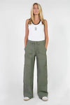 Le Temps Khaki pants with large pockets and loose fit.