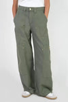 Le Temps Khaki pants with large pockets and loose fit.